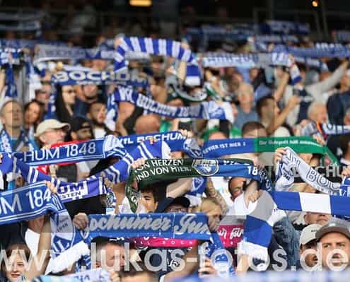 Fans des VfL Bochum vor dem Spiel gegen Preußen Münster